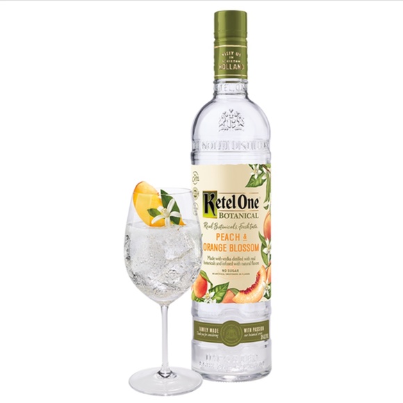 Ketel One Botanical White Scoop Neck Short Sleeve Women's Fit T Shirt Small NEW - Picture 8 of 8